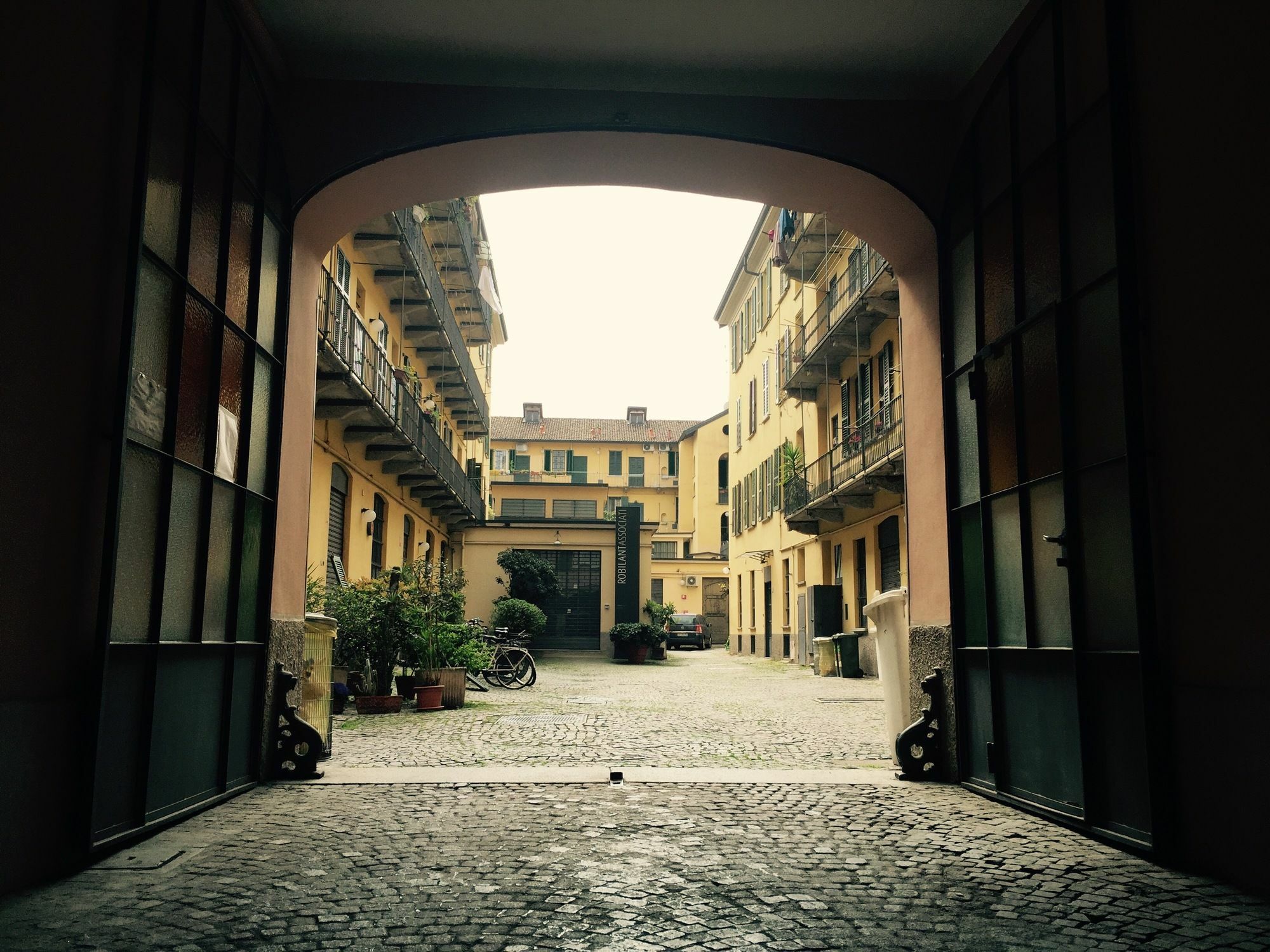 Milano Apartments Navigli Bagian luar foto